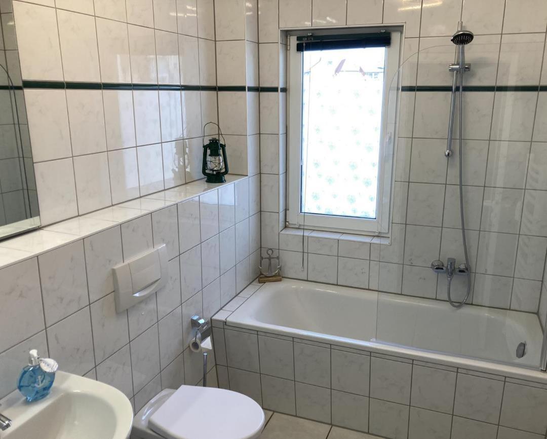 Wohnung 9 Meer-Ruhe Im Haus Stranddistel Komfortable Ferienwohnung Im 1 Og Fuer 4 Personen In Zingst Esterno foto